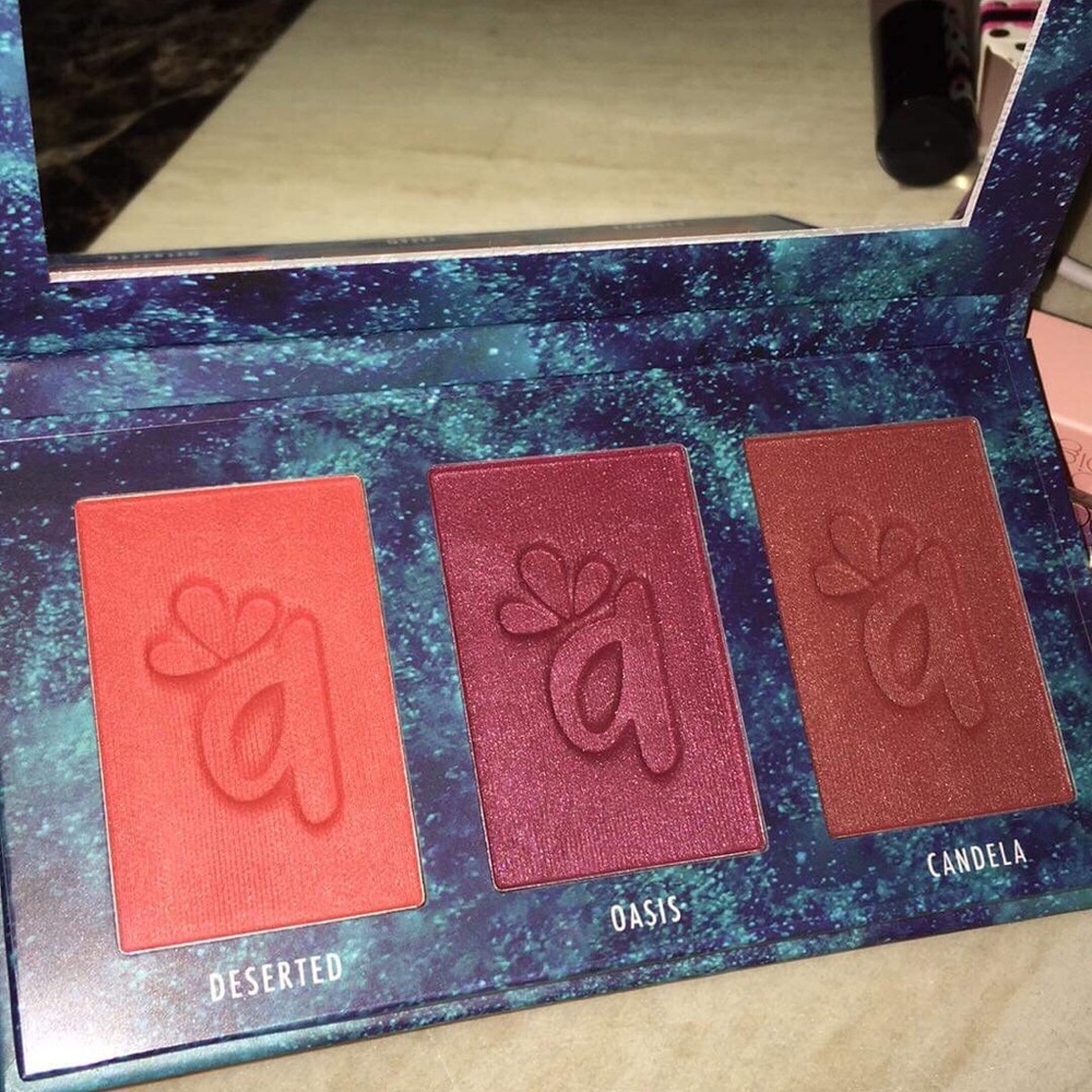Blush palette